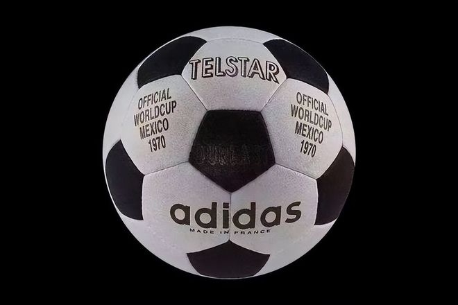 “Chile”则是品牌方在“Telstar”成功的基础上推出的一款全白色的球